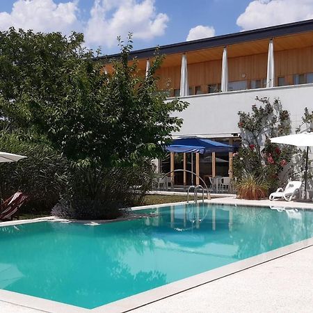 Hotel Gracanica Екстериор снимка
